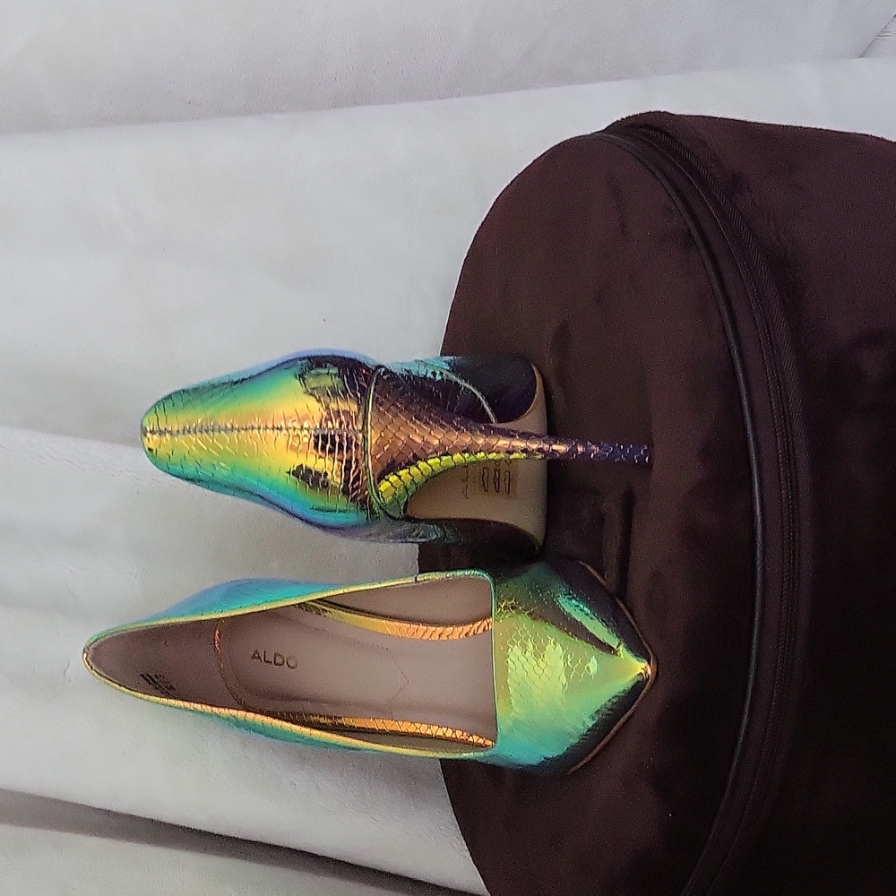 Shoes - Picture 2 of 4